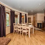 Lepovalkeinen By Interhome Pylkonmaki